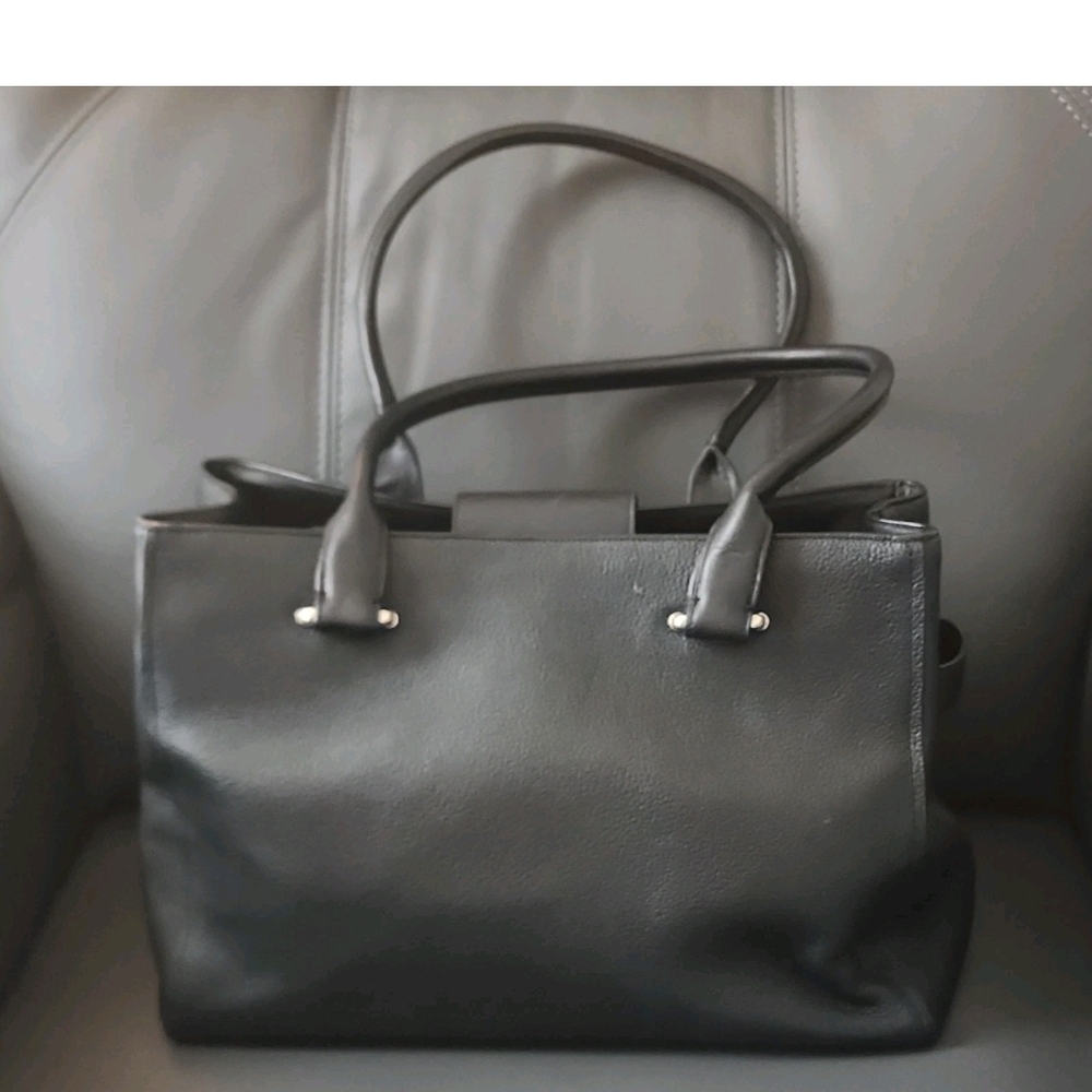 Coach Black Pebbled Satchel Handbag Purse Gold Hardware Zipper Logo Tag Designer